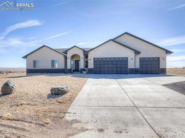1886 E Spanish Lady Ln, Pueblo West, CO 81007
