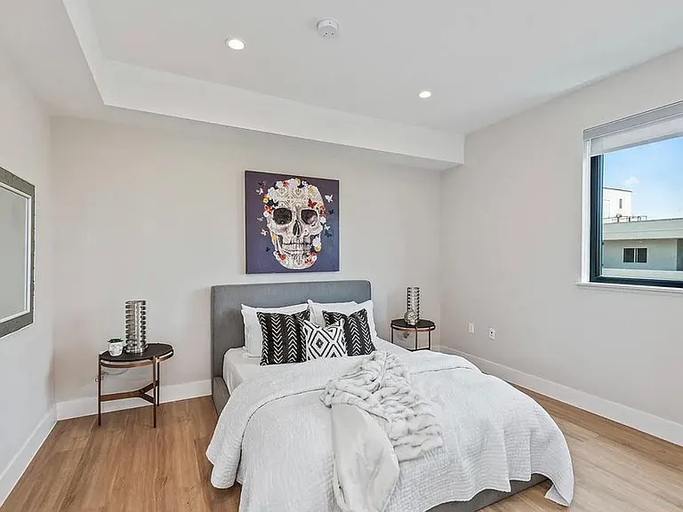 1906 Overland Ave #203 — Photo 5