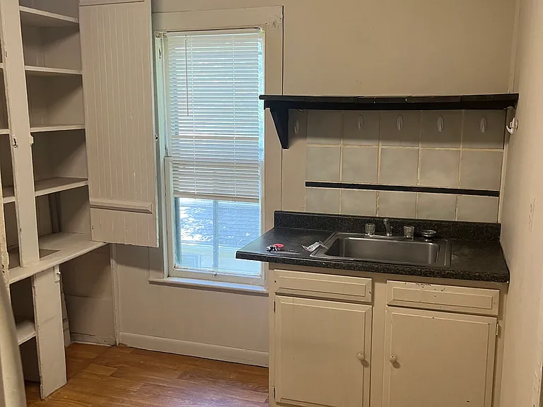 4 Truesdell St #2R — Photo 10