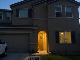 419 Daffodil Dr, Merced, CA