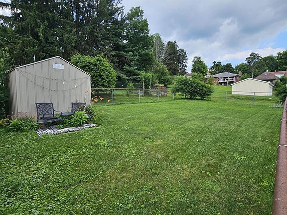 4th image of 414 Spring Ave