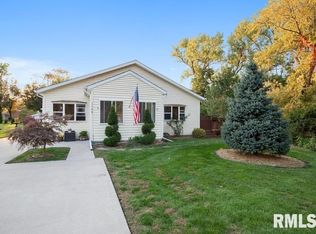 1133 49th St, Moline, IL 61265