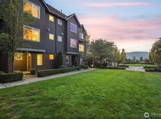 862 3rd Ave NE, Issaquah, WA 98029