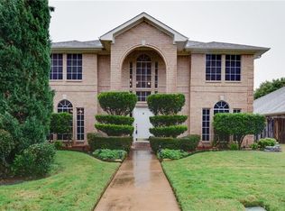 6933 Club Creek Dr, Fort Worth, TX 76137