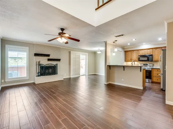 2755 Stonecreek Ct, Carrollton, TX 75006