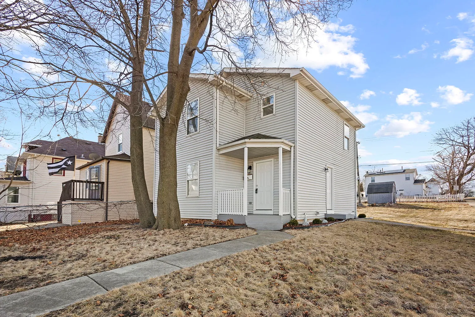 640 Lenox Ave photo 1