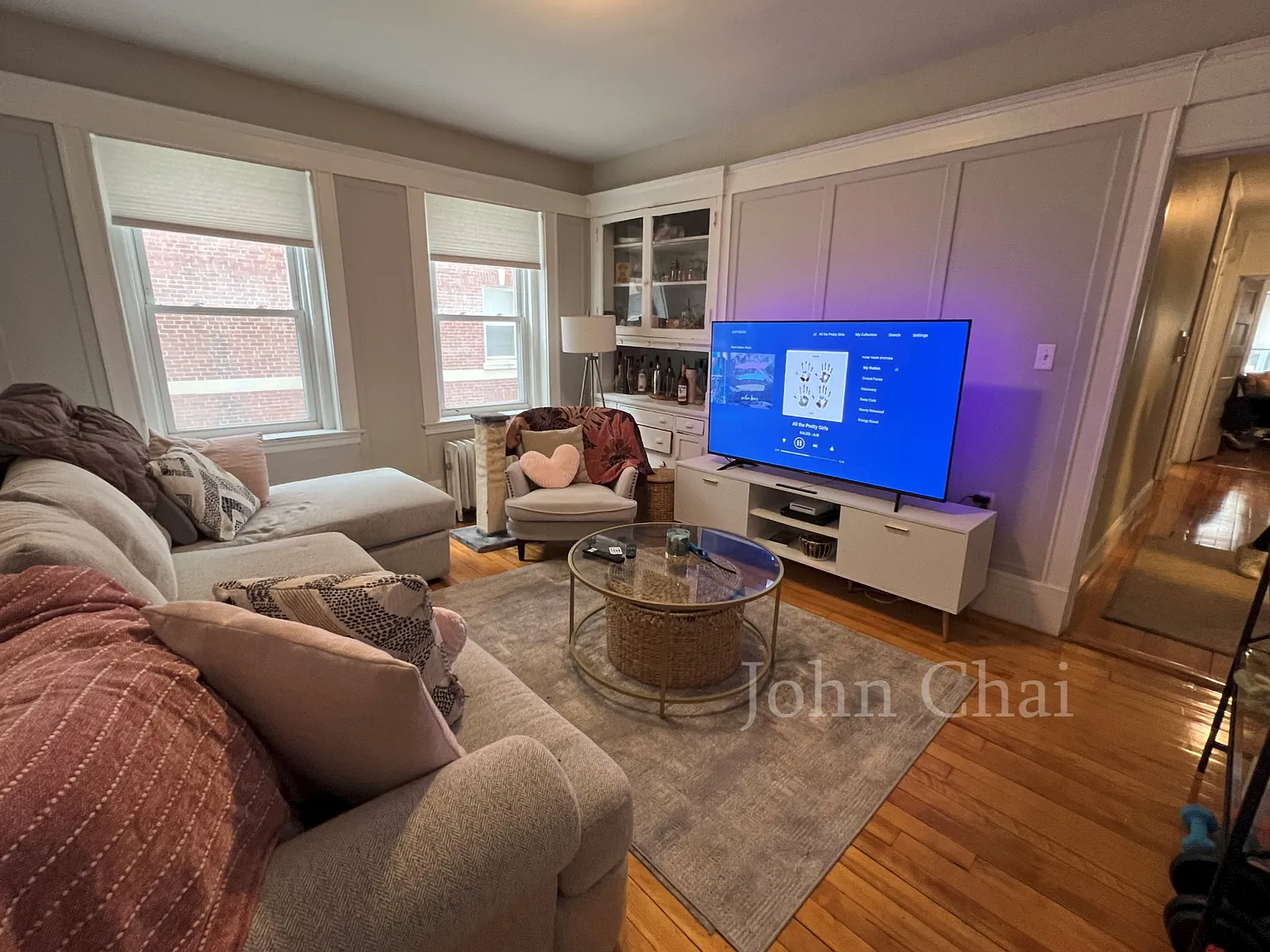 3 bed, 900 sqft, $3,300 — Photo 2