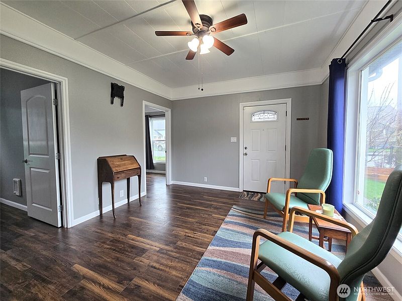 3rd image of 1407 Laurel Street