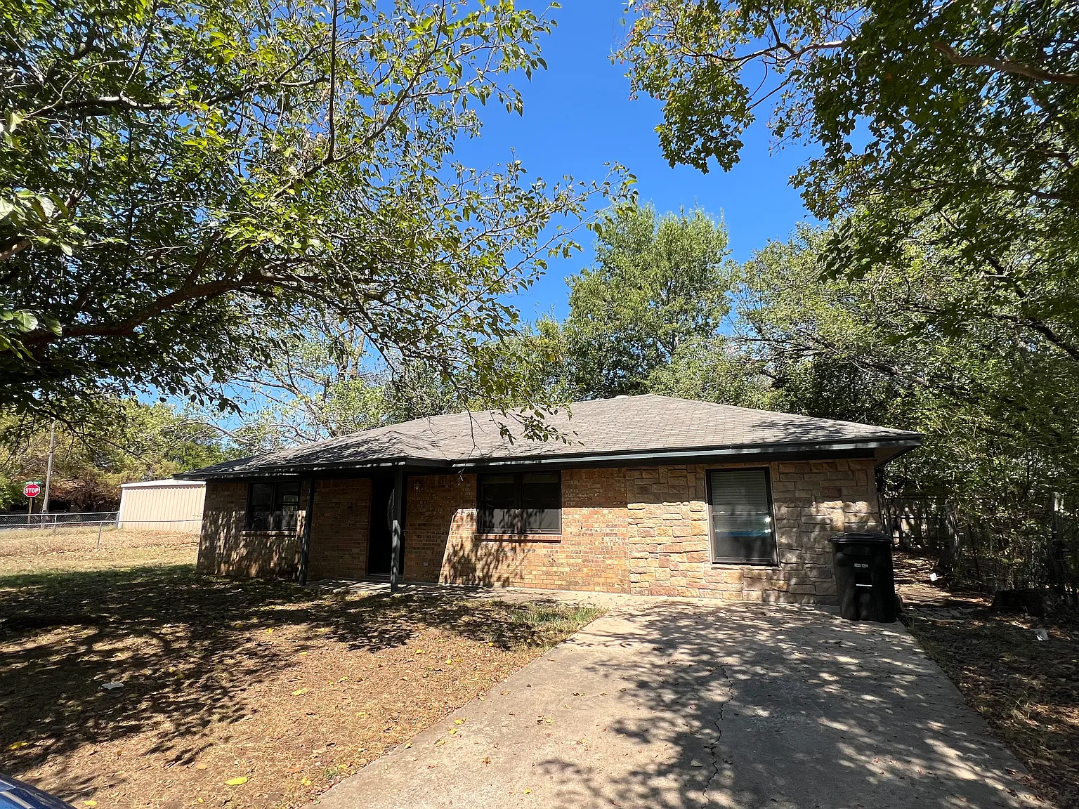 3 bed, 1323 sqft, $1,550 — Photo 1