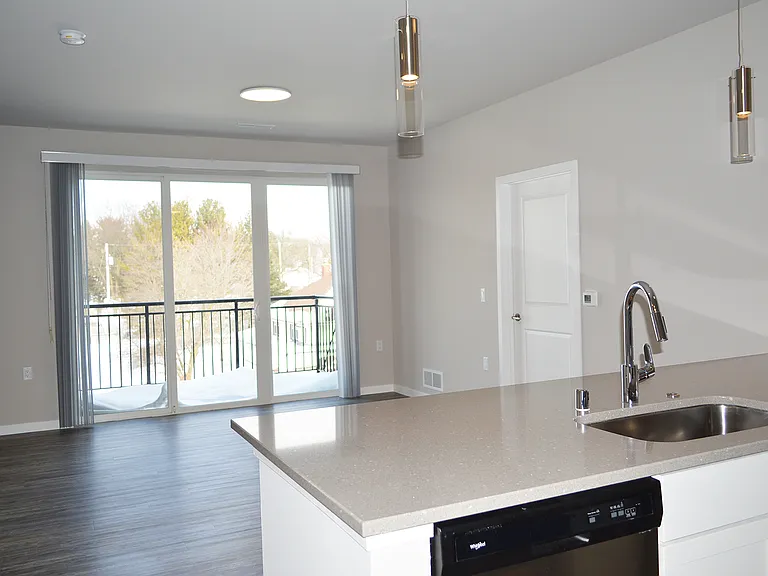Mammoth Springs Apartments & Townhomes — Photo 76