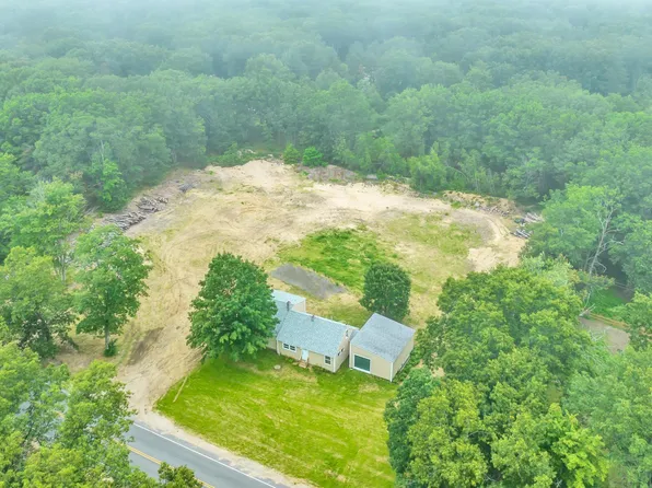 49 Old Falls Road, Kennebunk, ME 04043
