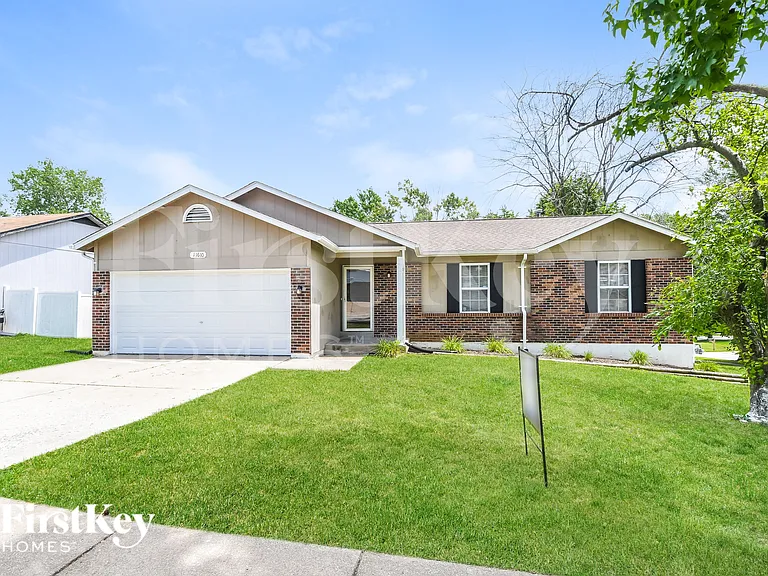 11610 Helenoak Dr — Photo 2