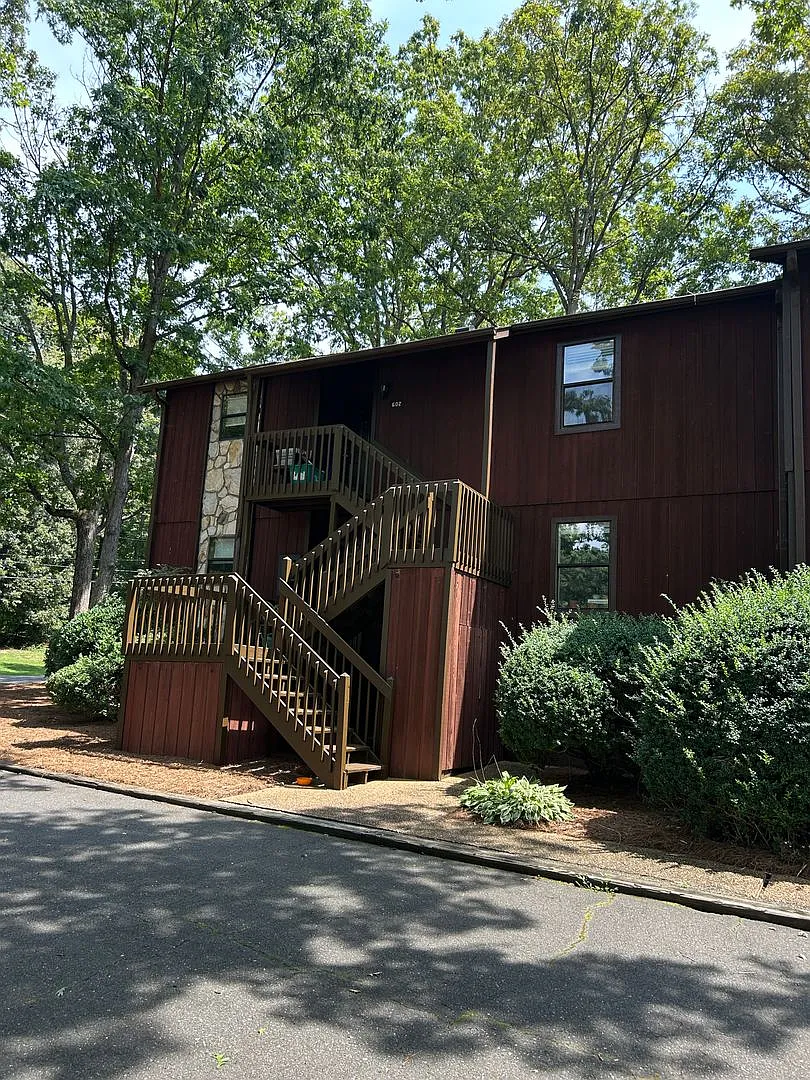 602 Aspen Place — Photo 2
