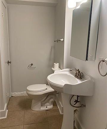 5th image of 730 Independence St #2