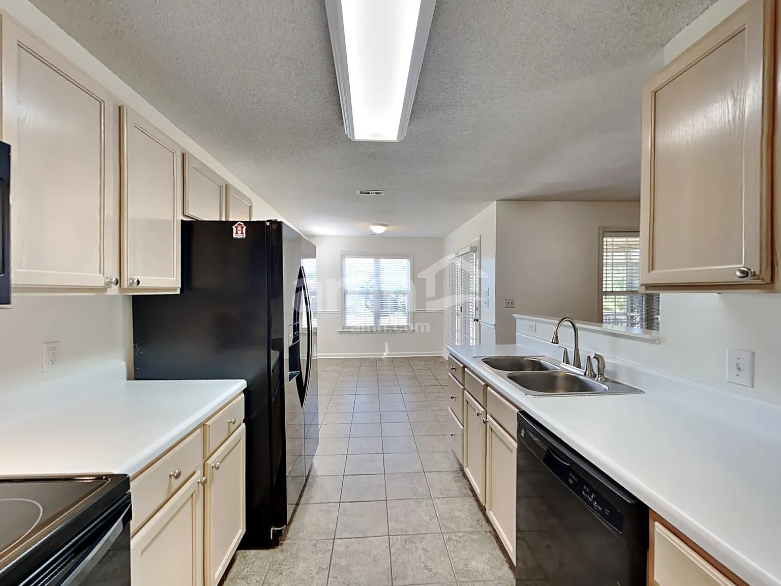 3 bed, 2.5 bath, 1485 sqft, $1,940 — Photo 4
