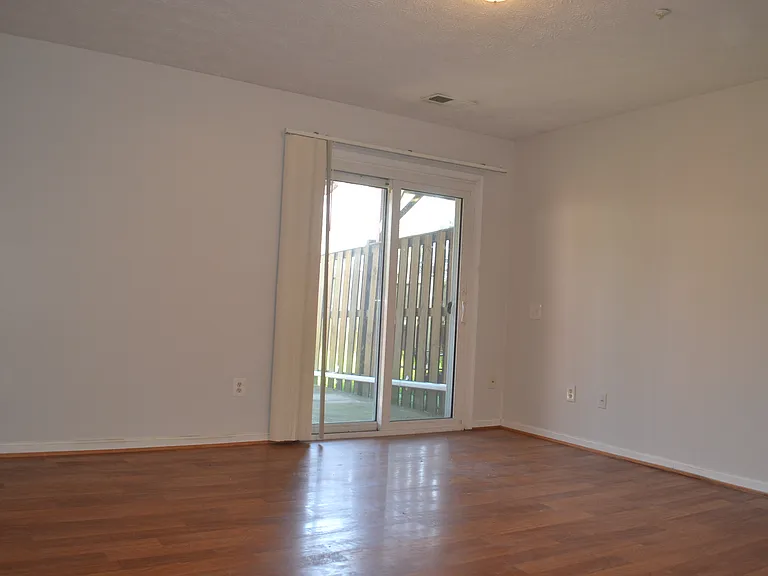 7104 Collinsworth Pl — Photo 16