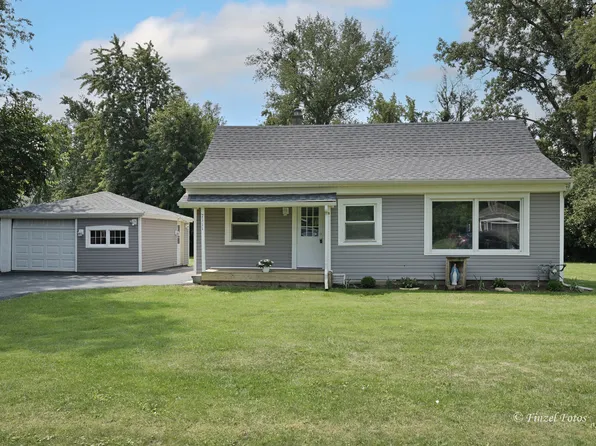 7111 N Oak St, Wonder Lake, IL 60097