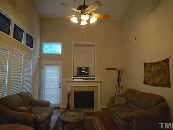 3rd image of 128 Florians Dr