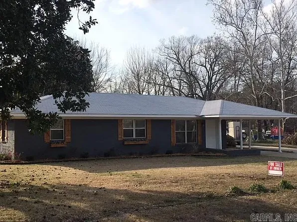 404 Parkway Dr, White Hall, AR 71602