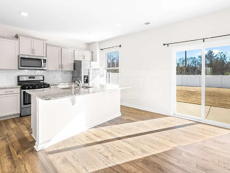 4015 Meadow Green Dr — Photo 13