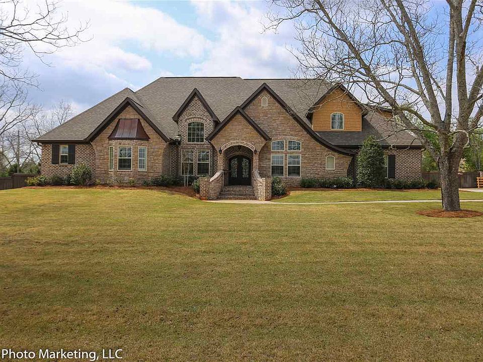 1st image of 216 Silver Birch Ln