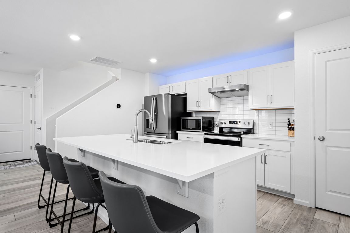 next background image