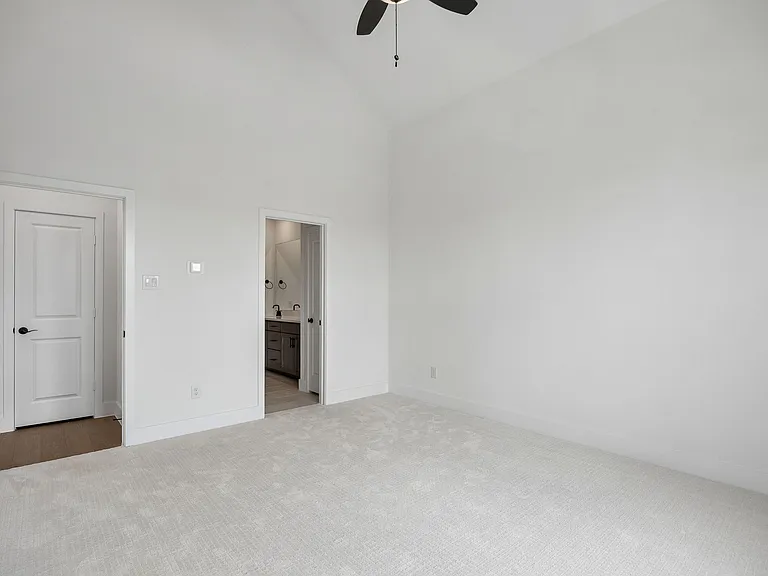 1st Floor Master Bedroom