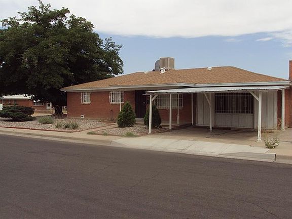 2nd image of 800 Cagua Dr NE