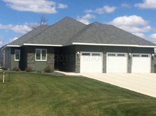 6132 14th St S, Fargo, ND 58104