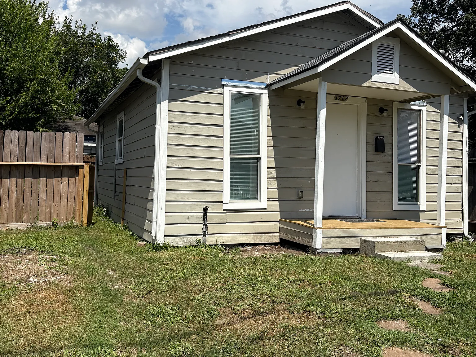 2 bed, 1000 sqft, $1,300 — Photo 2
