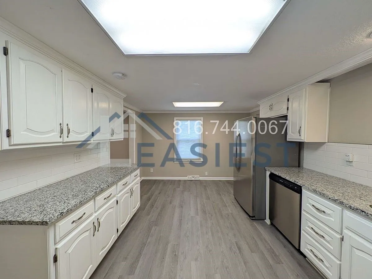 4 bed, 1840 sqft, $2,045 — Photo 4