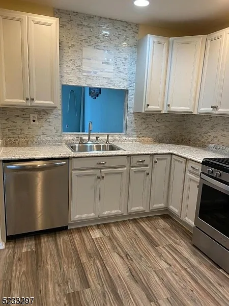 2 bed, 2.5 bath, 1254 sqft, $3,300 — Photo 3