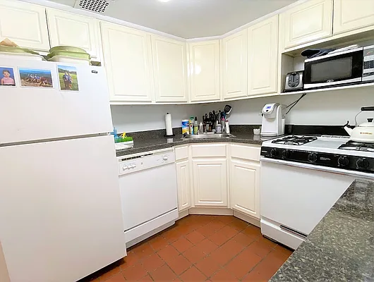 Rented by City Connections Realty | media 13