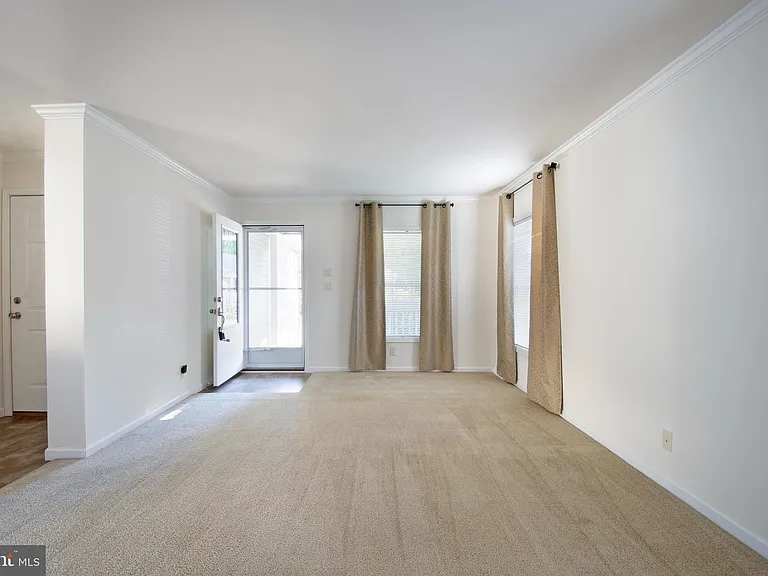 121 Bluebell Dr #11 — Photo 8