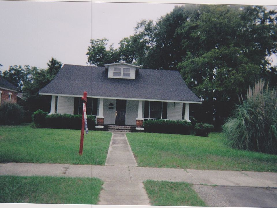 Front of Home / Front Yard