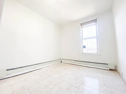 Rented by RealTegrity NY LLC | media 24