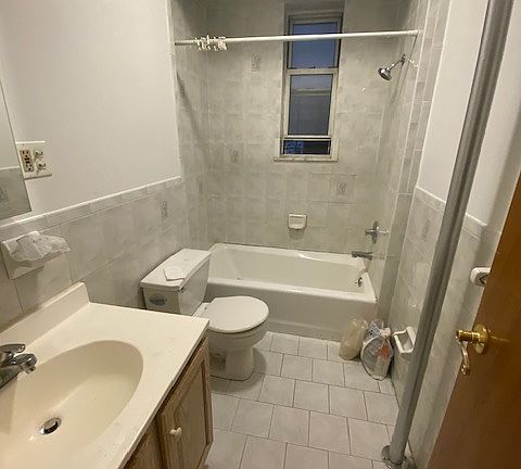 5th image of 4417 28th Ave APT 1F