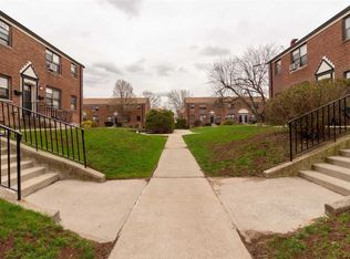 196-32 67th Ave #1, Fresh Meadows, NY 11365