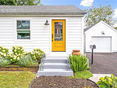 69 Peckham Ave, North Providence, RI, 02908