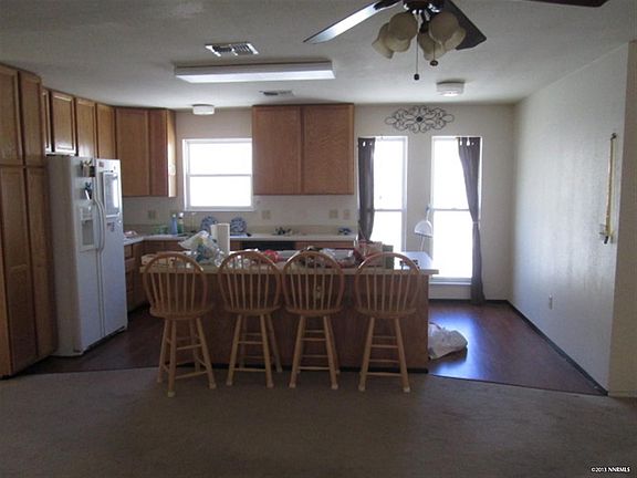 3rd image of 862 Walker Dr