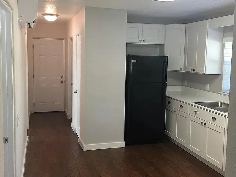 7818 Empire Ave — Photo 6
