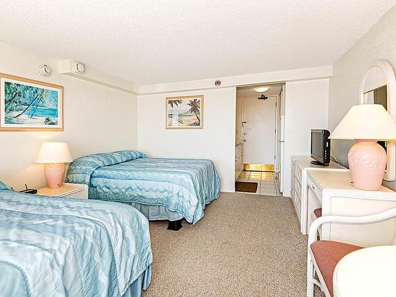 Studio with 2 Queen beds