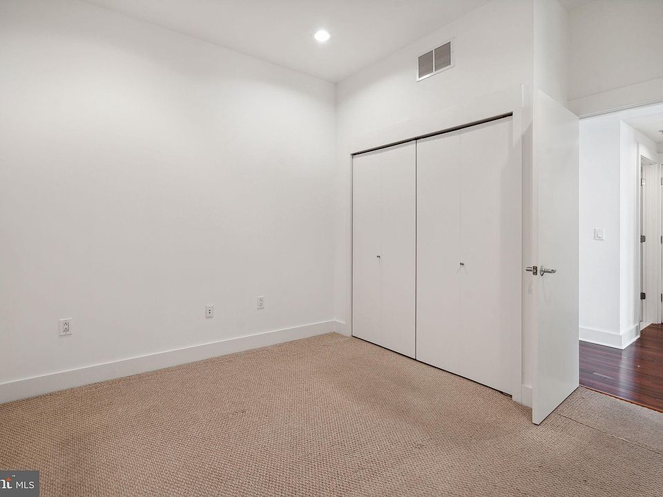 2nd image of 1101 Locust St #8D