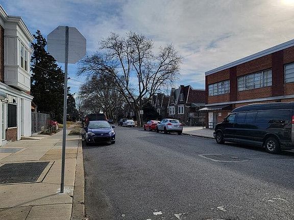 5th image of 4018 Hartel Ave
