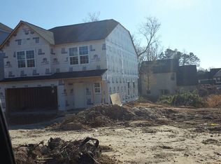 47 Hallow Oak St, Spring Lake, NC 28390