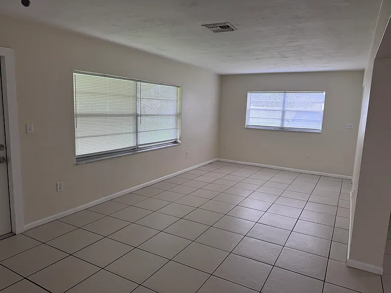 320 Ibis Ave — Photo 3