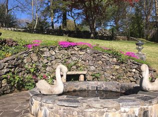 97 Underhill Rd, Scarsdale, NY 10583