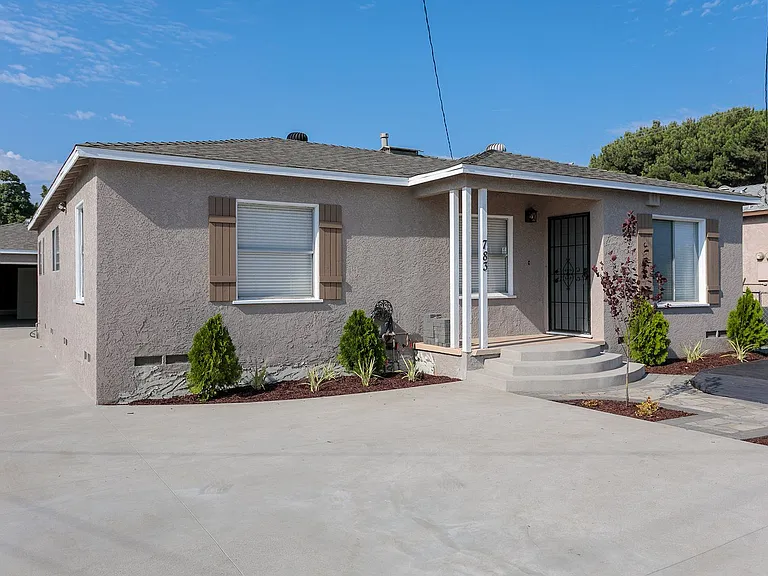 783 E Grand Ave — Photo 25