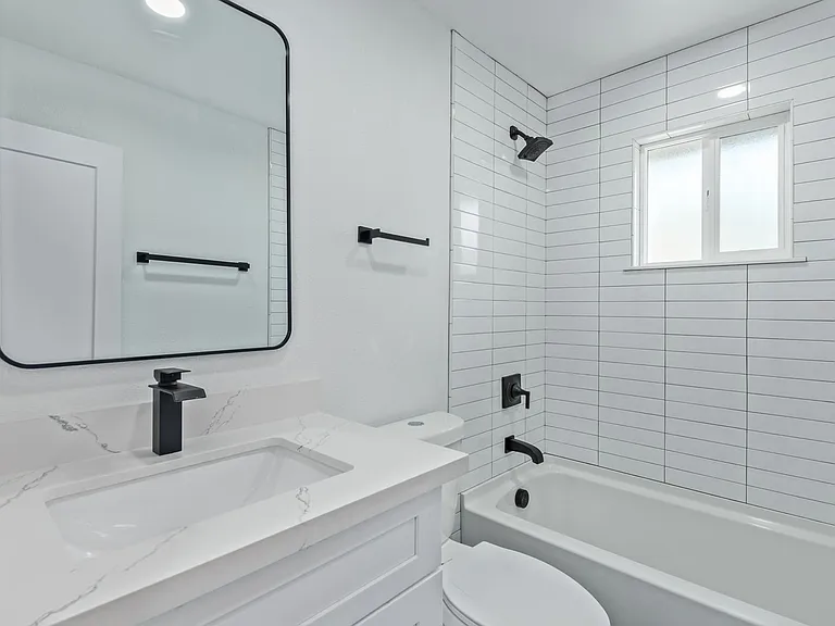 113 W Broadway Rd #2 — Photo 23