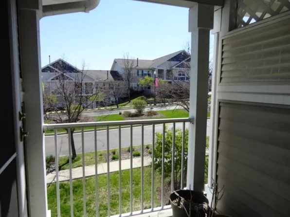 7980 N 107th St APT 12, Milwaukee, WI 53224